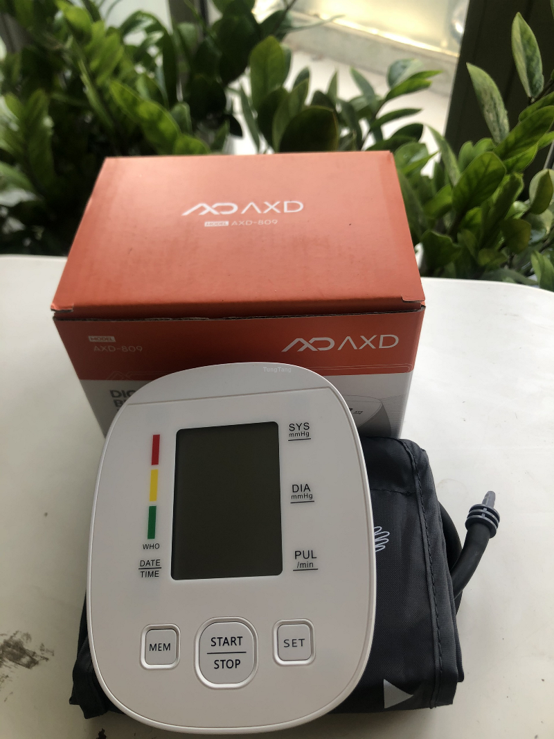 Máy đo huyết áp điện tử bắp tay giá rẻ AXD 809 - Tung Tăng